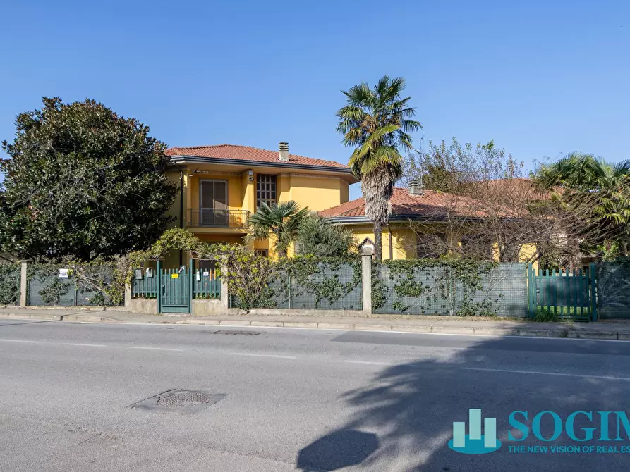 Immagine 37 di Villa in vendita  in Via Fismes 49 a Triuggio