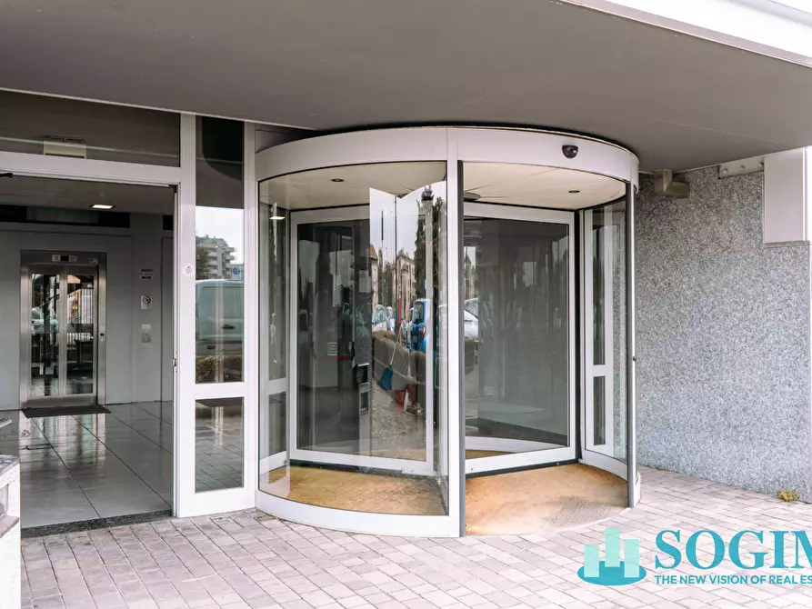 Immagine 3 di Ufficio in vendita  in via Volta 94 a Desio