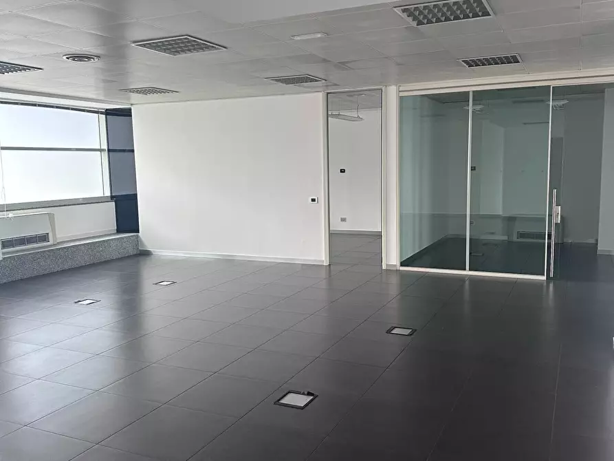Immagine 8 di Ufficio in vendita  in via Volta 94 a Desio