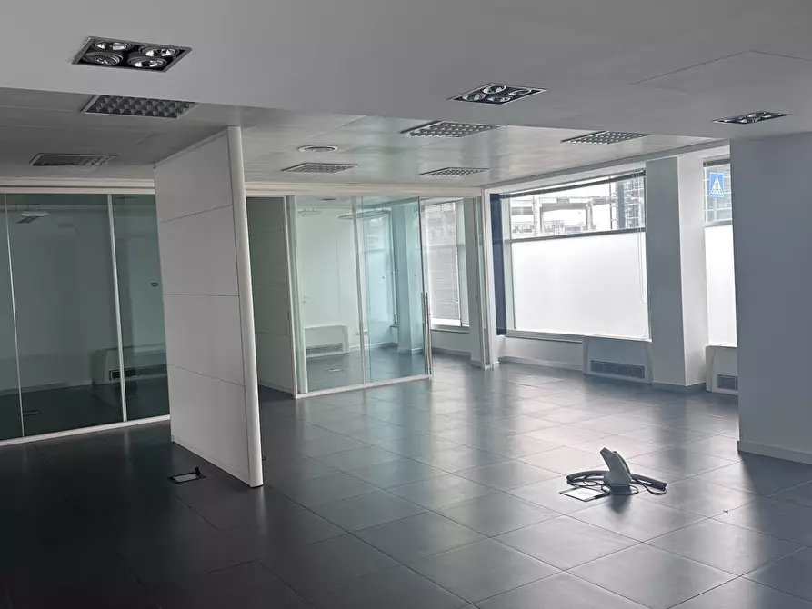 Immagine 10 di Ufficio in vendita  in via Volta 94 a Desio