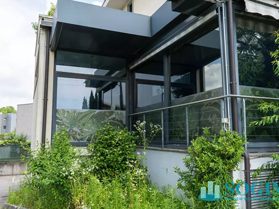 Immagine 15 di Locale commerciale in vendita  in Via Navedano a Cucciago