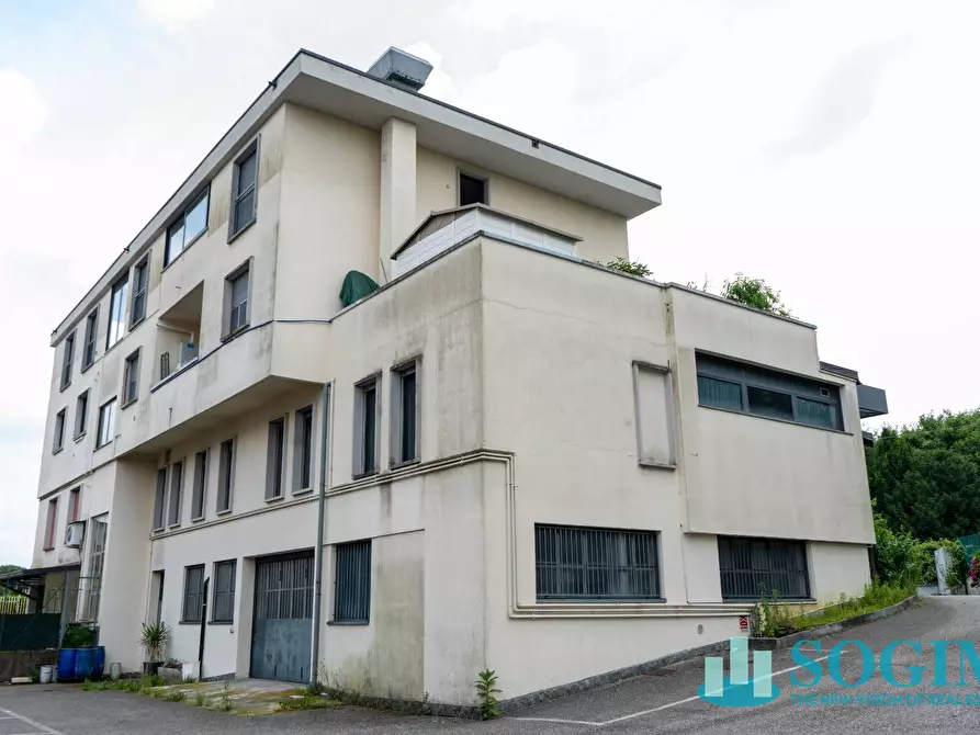 Immagine 18 di Locale commerciale in vendita  in Via Navedano a Cucciago