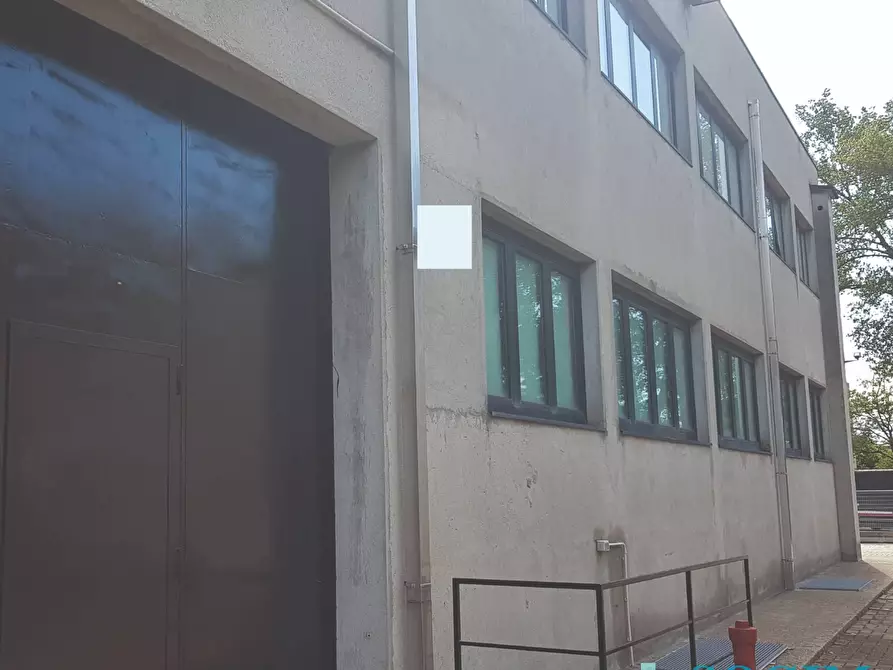 Immagine 19 di Locale commerciale in vendita  in Via Varesina 14 a Villa Guardia