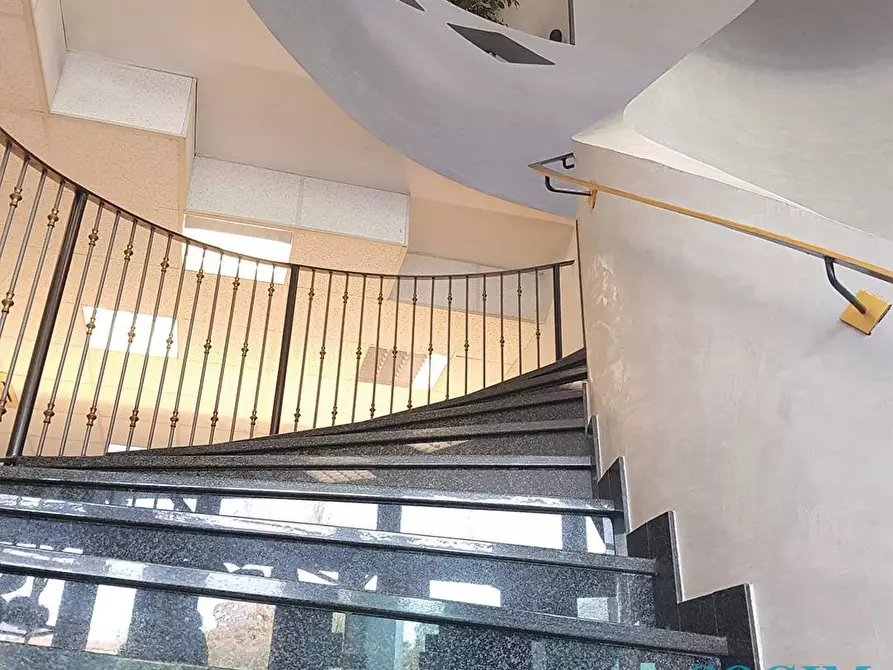 Immagine 7 di Locale commerciale in vendita  in Via Varesina 14 a Villa Guardia