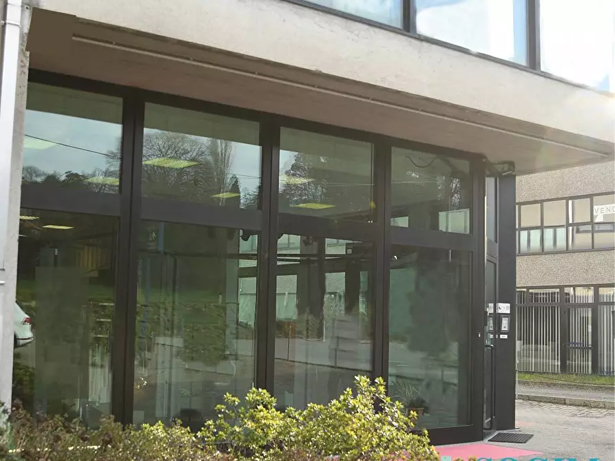 Immagine 17 di Locale commerciale in vendita  in Via Varesina 14 a Villa Guardia