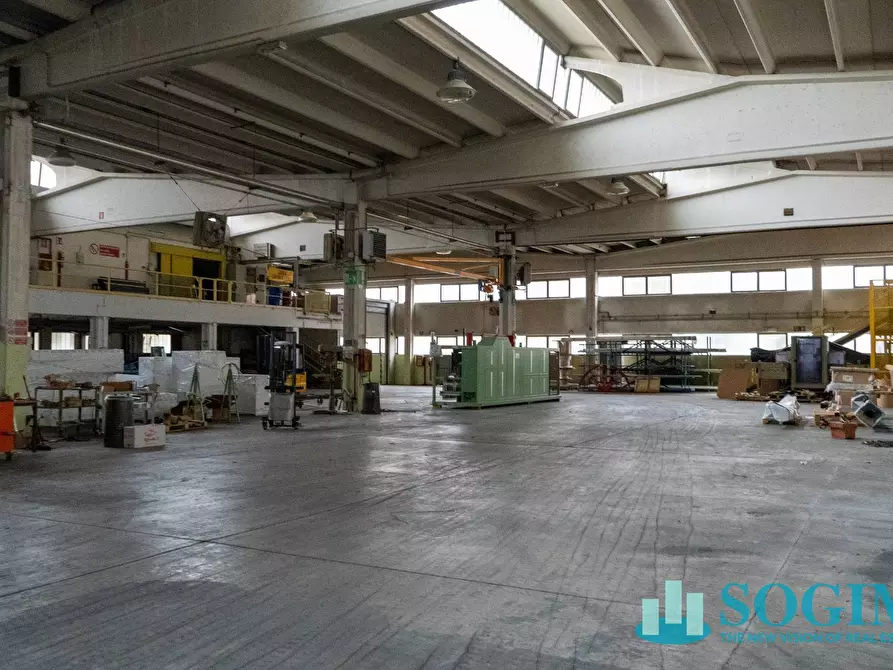 Immagine 2 di Capannone industriale in vendita  in Via Bergamo 15 a Pioltello