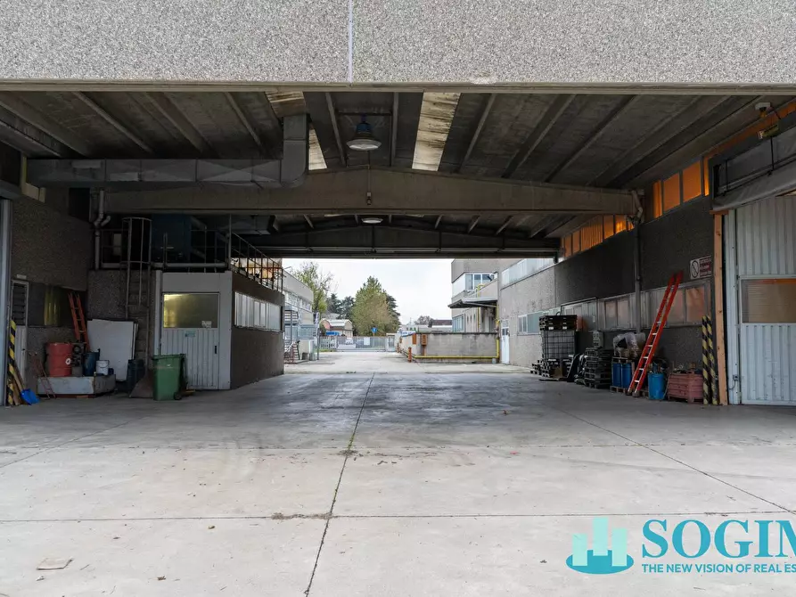 Immagine 26 di Capannone industriale in vendita  in Via Bergamo 15 a Pioltello