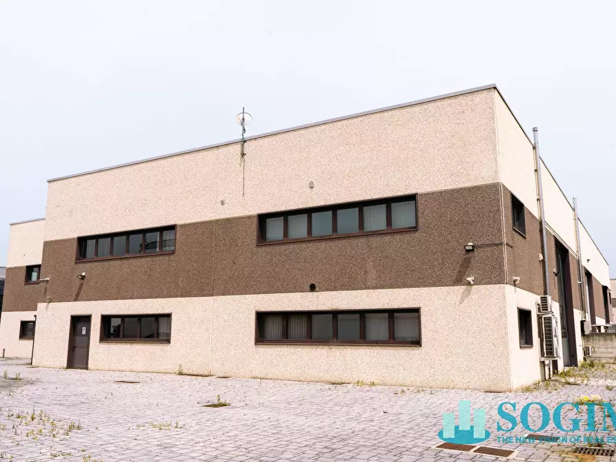 Immagine 45 di Capannone industriale in vendita  in Via Milano a Cantù