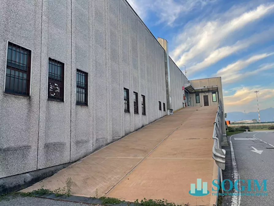 Immagine 10 di Capannone industriale in affitto  in via aldo moro a Orio Al Serio