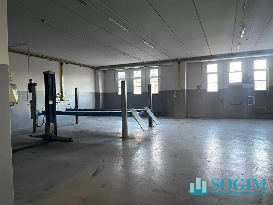 Immagine 12 di Capannone industriale in affitto  in via aldo moro a Orio Al Serio