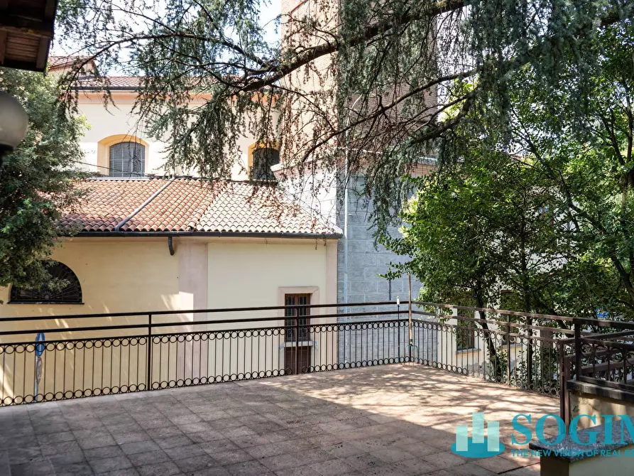 Immagine 41 di Locale commerciale in affitto  in via Risorgimento 1 a Monza