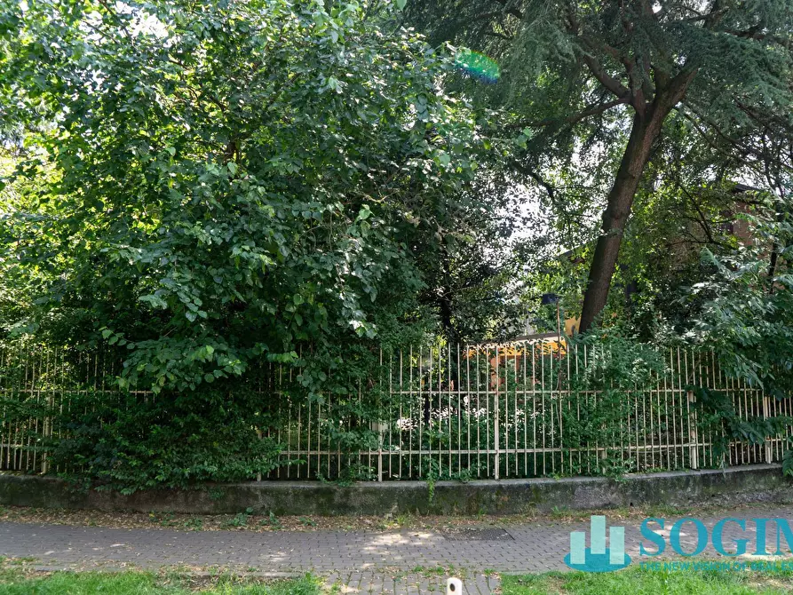 Immagine 43 di Locale commerciale in affitto  in via Risorgimento 1 a Monza