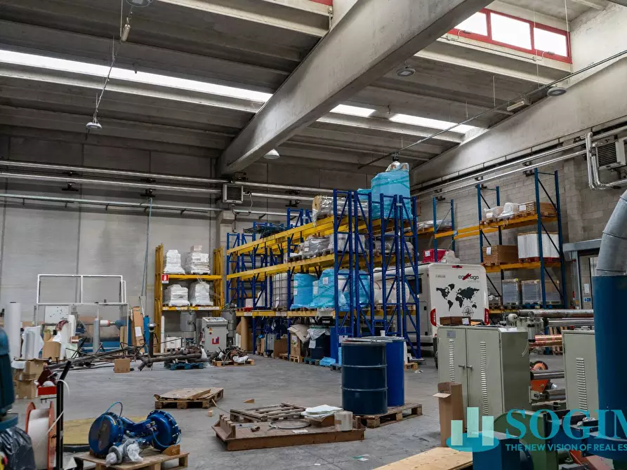 Immagine 3 di Capannone industriale in vendita  in Via Falcone a Mozzate