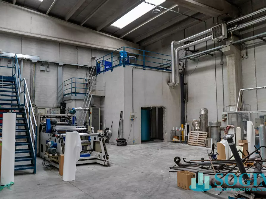 Immagine 8 di Capannone industriale in vendita  in Via Falcone a Mozzate