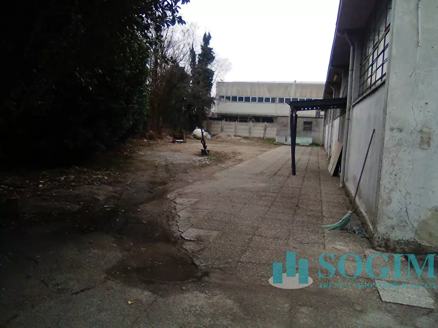 Immagine 5 di Capannone industriale in affitto  a Settimo Milanese