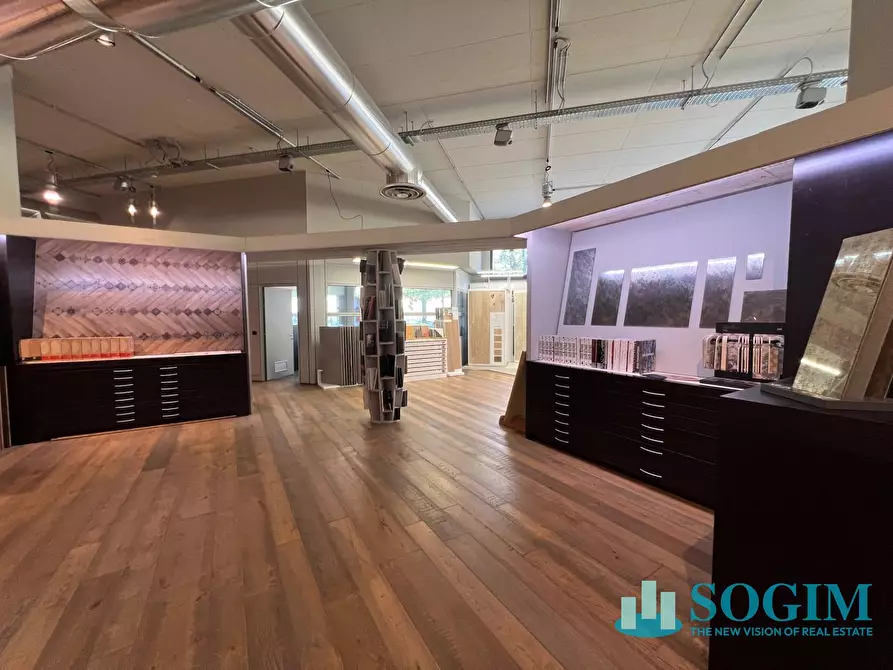 Immagine 6 di Locale commerciale in affitto  in Via Pietro Borgo Wuhrer 12 a Brescia