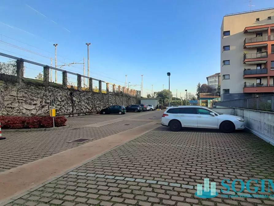 Immagine 5 di Locale commerciale in vendita  in via Emilio De Marchi 59 a Milano