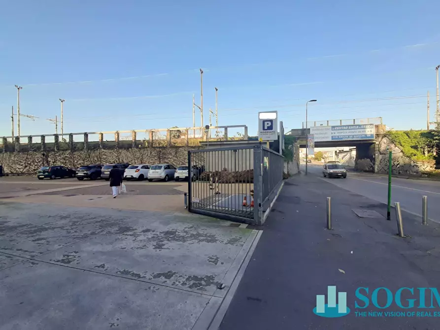 Immagine 3 di Locale commerciale in vendita  in via Emilio De Marchi 59 a Milano