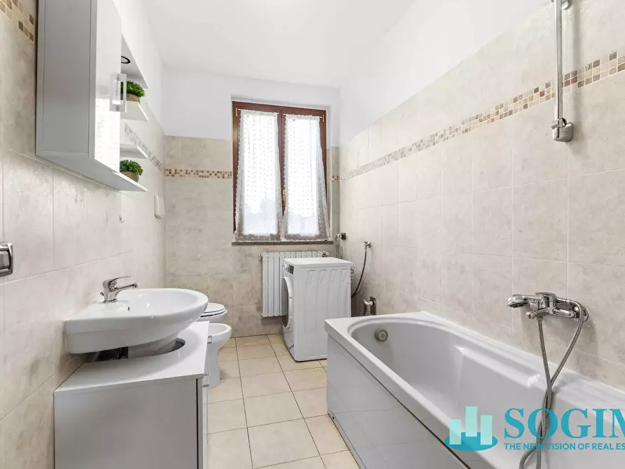 Immagine 7 di Appartamento in vendita  in Via Caglio 15 a Lesmo