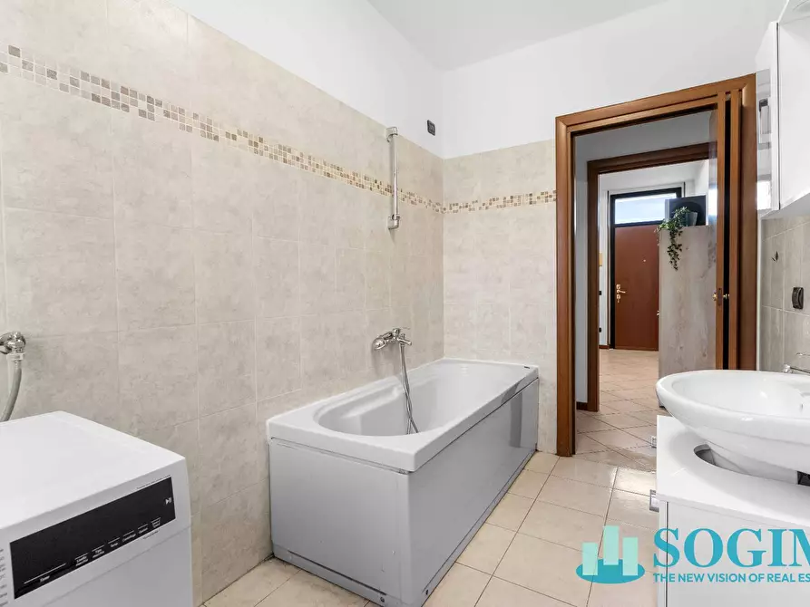 Immagine 8 di Appartamento in vendita  in Via Caglio 15 a Lesmo