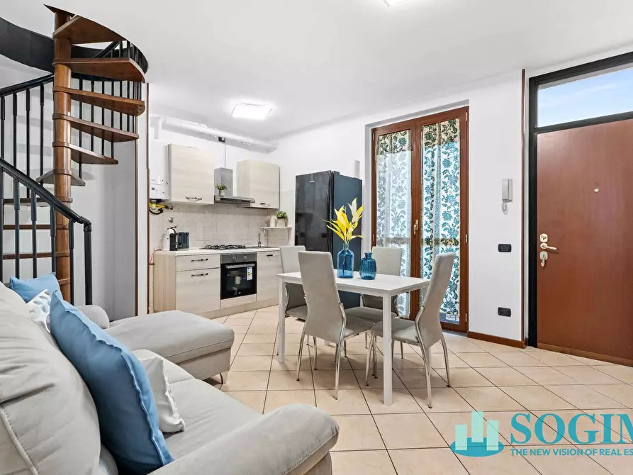 Immagine 1 di Appartamento in vendita  in Via Caglio 15 a Lesmo