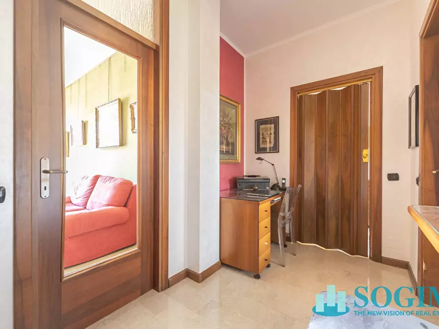 Immagine 4 di Appartamento in vendita  in Piazza Bolivar 7 a Milano