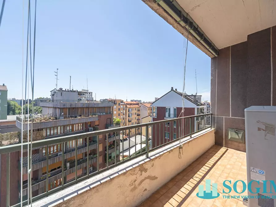 Immagine 15 di Appartamento in vendita  in Piazza Bolivar 7 a Milano