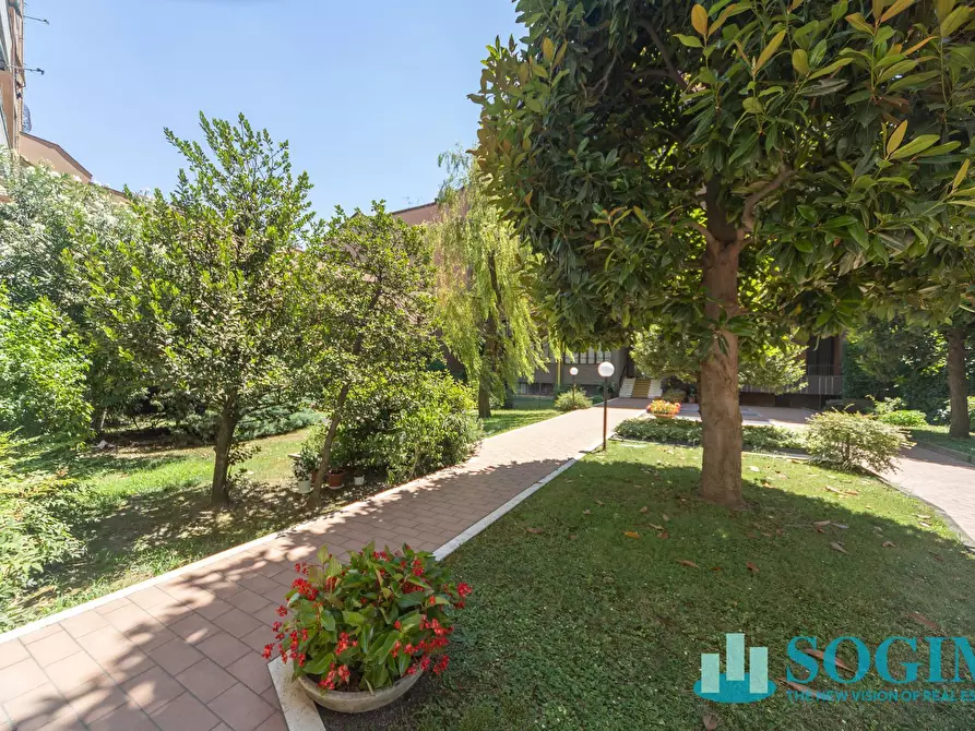 Immagine 16 di Appartamento in vendita  in Piazza Bolivar 7 a Milano