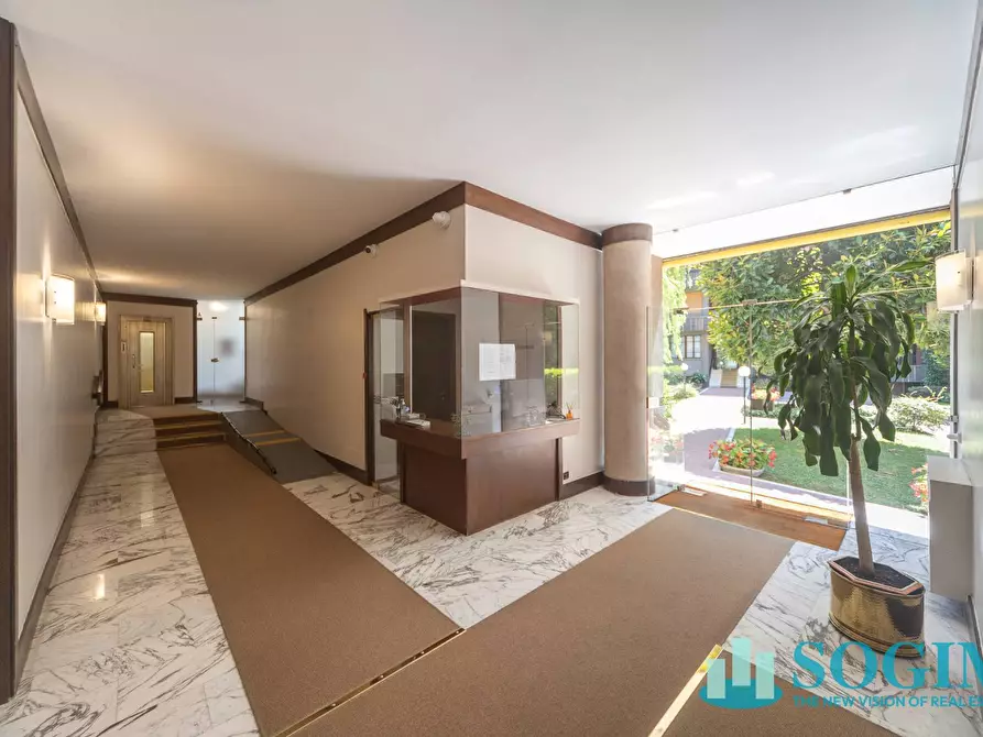 Immagine 17 di Appartamento in vendita  in Piazza Bolivar 7 a Milano