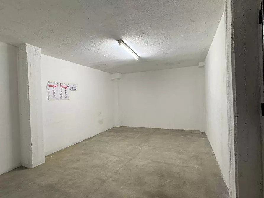 Immagine 2 di Magazzino in vendita  in Via Durini 3 a Monza