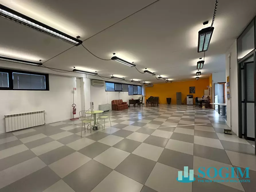 Immagine 2 di Ufficio in vendita  in via Dell'Artigianato 8 a Muggiò