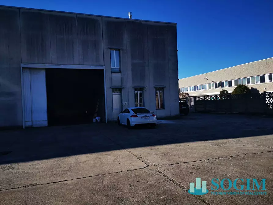 Immagine 1 di Capannone industriale in affitto  a Legnano