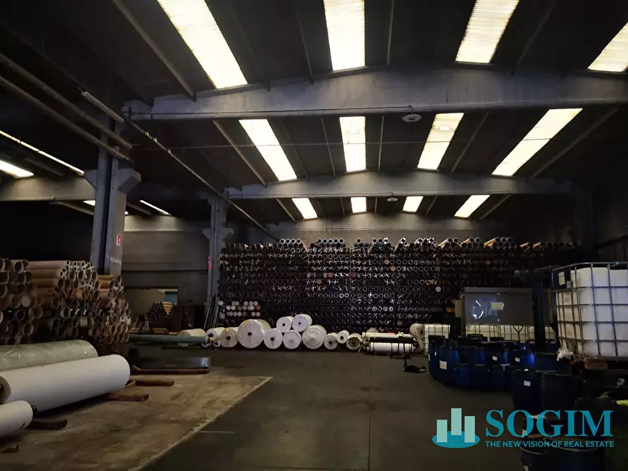 Immagine 8 di Capannone industriale in affitto  a Legnano