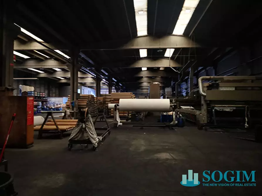 Immagine 10 di Capannone industriale in affitto  a Legnano