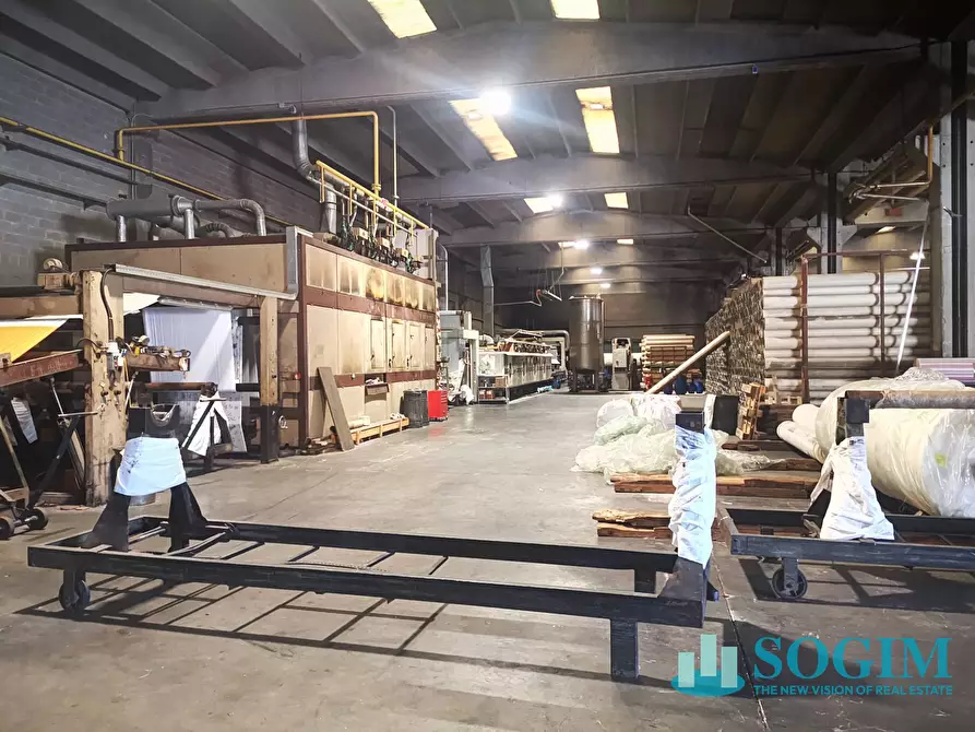 Immagine 12 di Capannone industriale in affitto  a Legnano