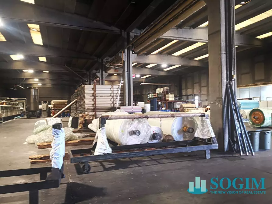 Immagine 13 di Capannone industriale in affitto  a Legnano