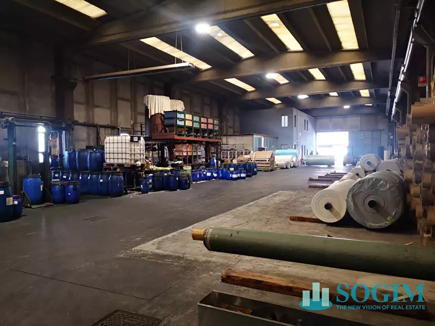 Immagine 17 di Capannone industriale in affitto  a Legnano