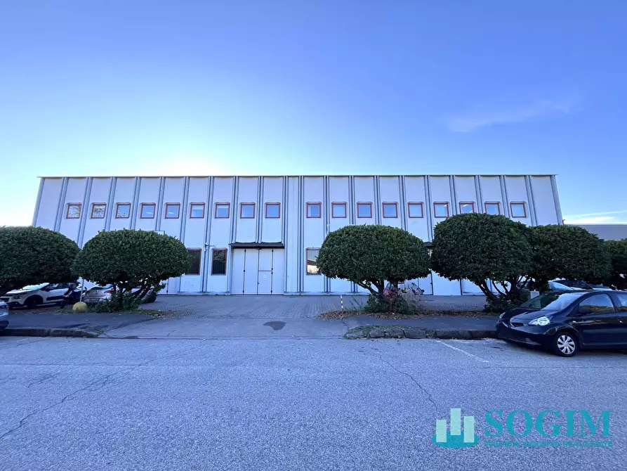 Immagine 4 di Capannone industriale in affitto  a Cusago