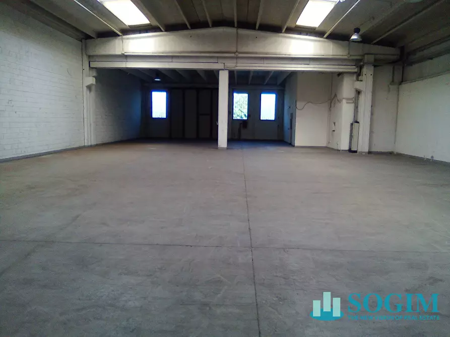 Immagine 6 di Capannone industriale in affitto  a Cusago