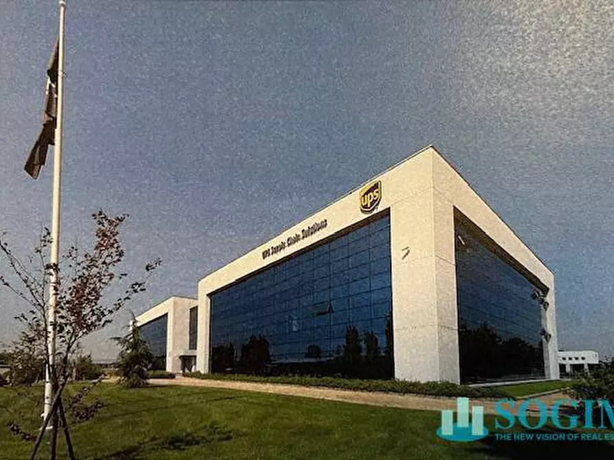 Immagine 1 di Capannone industriale in affitto  a Peschiera Borromeo