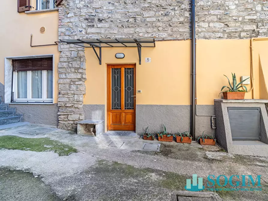 Immagine 12 di Appartamento in affitto  in via Giovanni Bertacchi 5 a Como