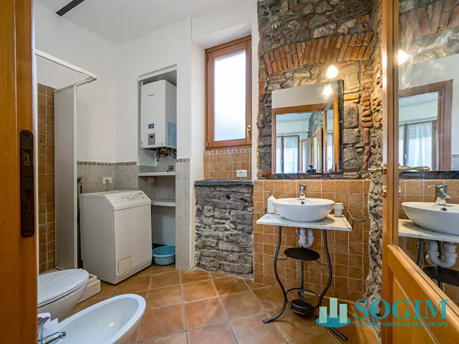 Immagine 9 di Appartamento in affitto  in via Giovanni Bertacchi 5 a Como