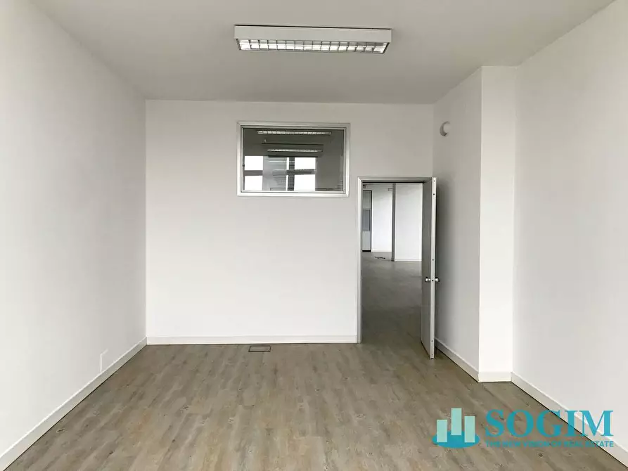 Immagine 25 di Ufficio in affitto  in Via Fantoli 7 a Milano