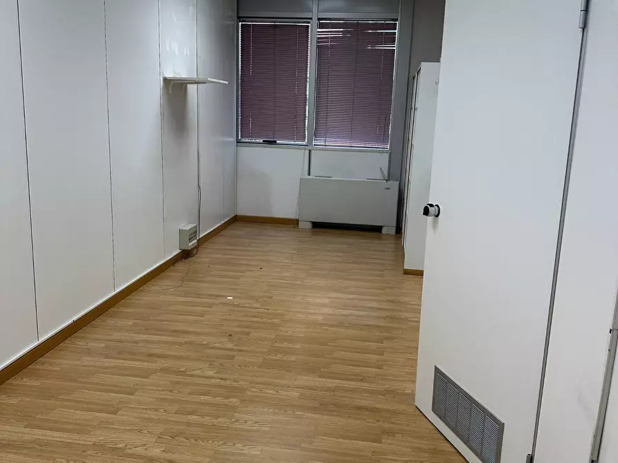 Immagine 11 di Ufficio in affitto  in Via Fantoli 7 a Milano