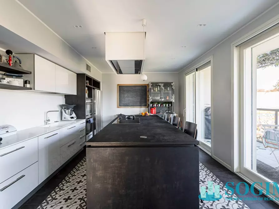 Immagine 10 di Attico in vendita  a Monza