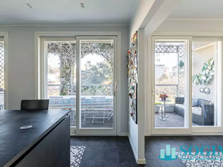 Immagine 11 di Attico in vendita  a Monza