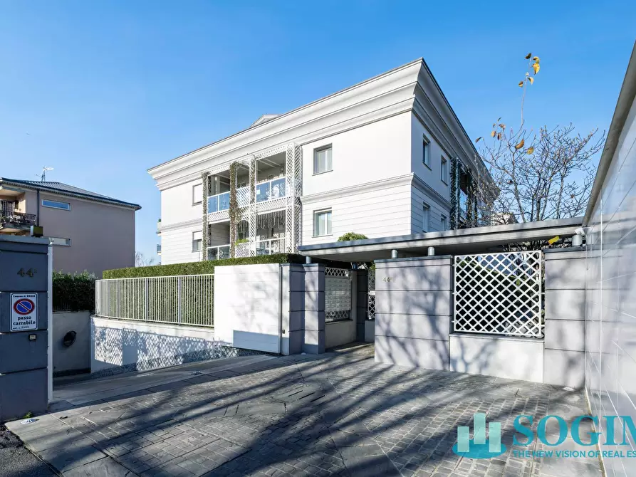 Immagine 60 di Attico in vendita  a Monza