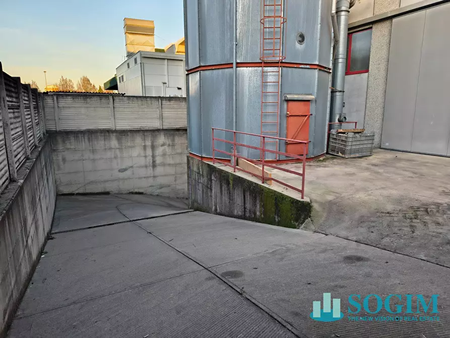 Immagine 10 di Capannone industriale in vendita  in via alla Cavalla 91 a Seveso