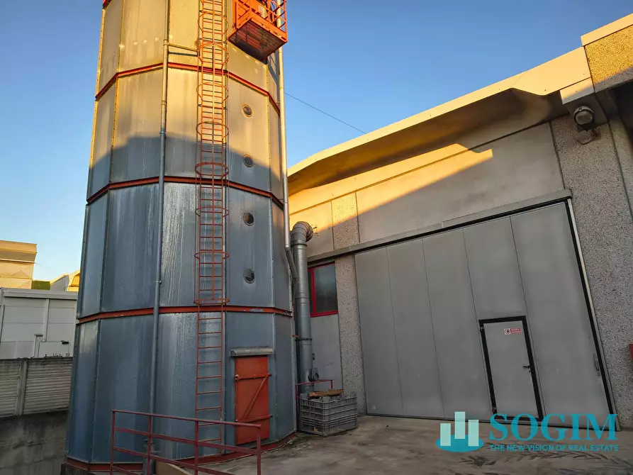 Immagine 11 di Capannone industriale in vendita  in via alla Cavalla 91 a Seveso