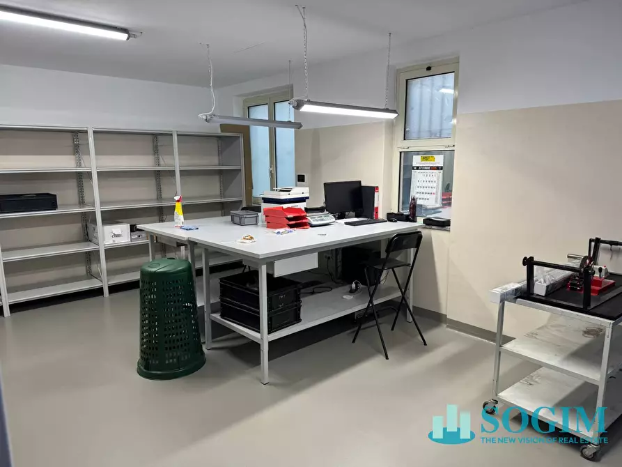 Immagine 12 di Capannone industriale in vendita  a Opera